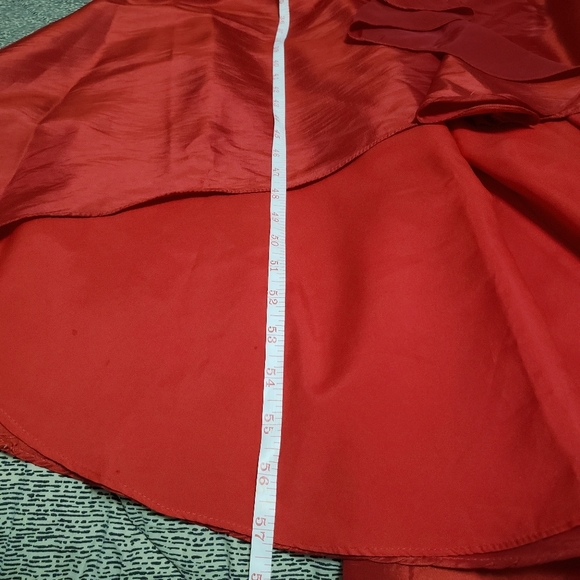 Le Gala Tony Bowls Gown - Picture 11 of 11